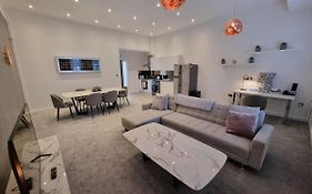 Stunning 1 Bed Apt Minutes From Bham City Centre!